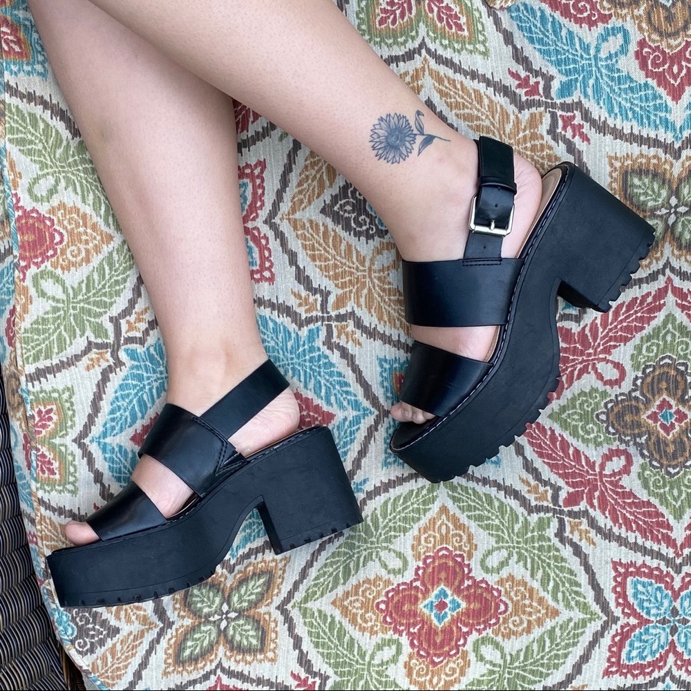 Platform heeled sandal